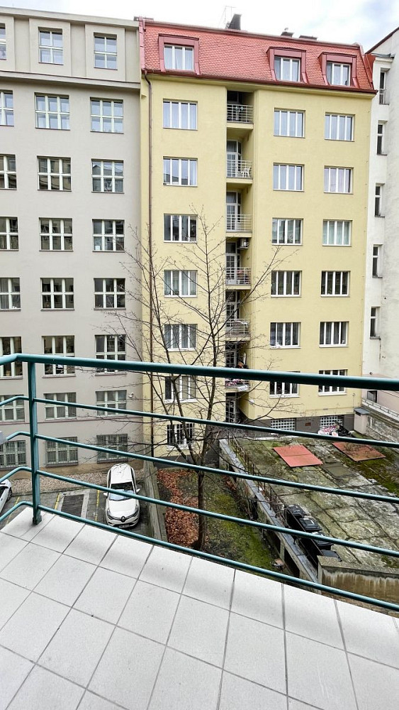 Pronájem bytu 1+kk 25 m² – fotografie 3