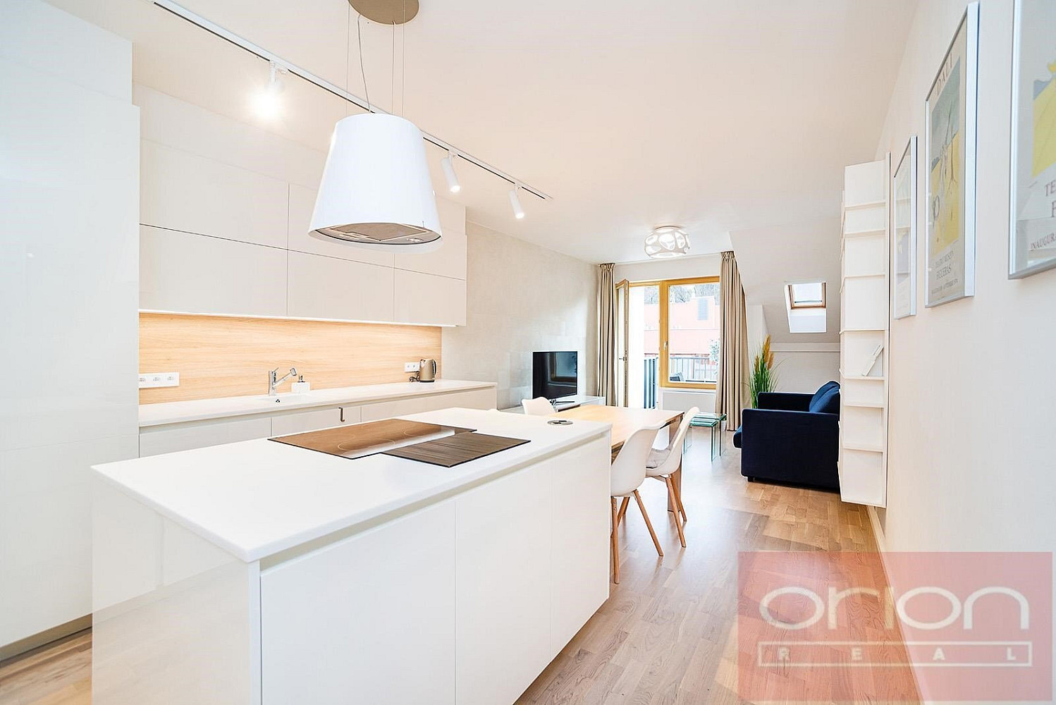 Pronájem bytu 4+kk 97 m² – fotografie 3