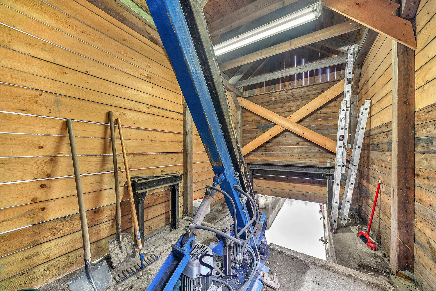 Prodej komerčního objektu (jiného typu) 2 098 m² – fotografie 5