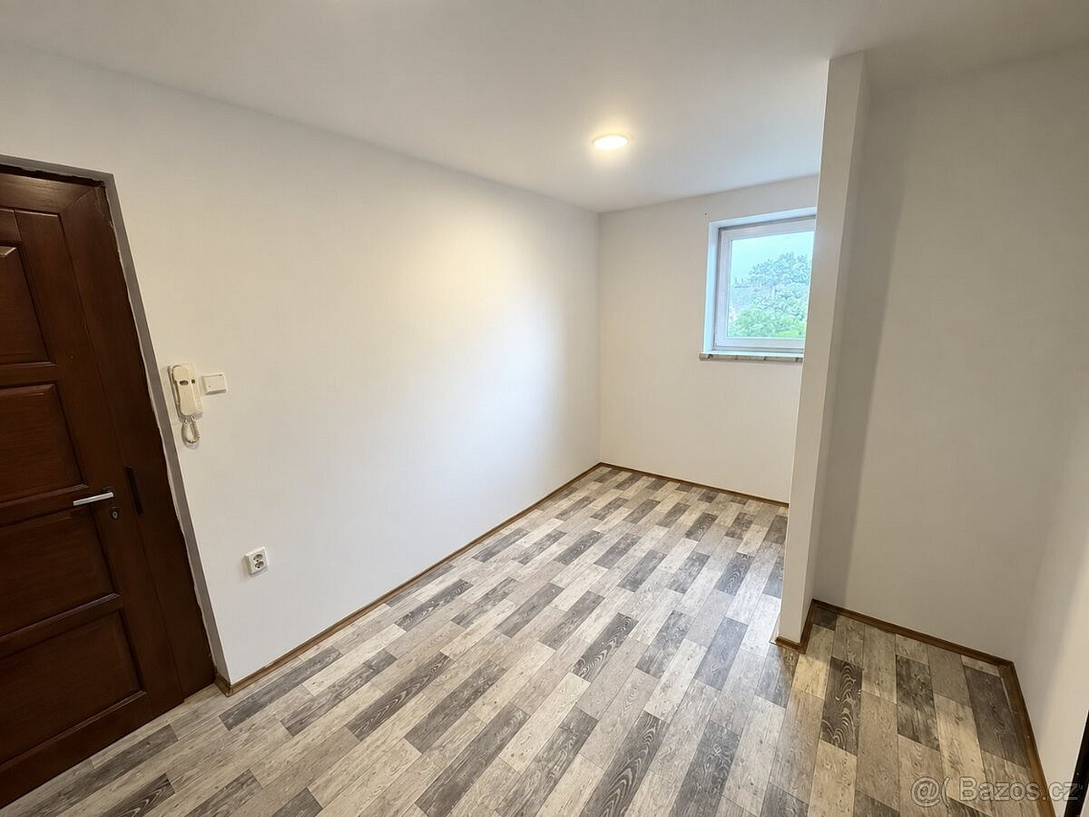 Pronájem bytu 2+kk 40 m² – fotografie 4