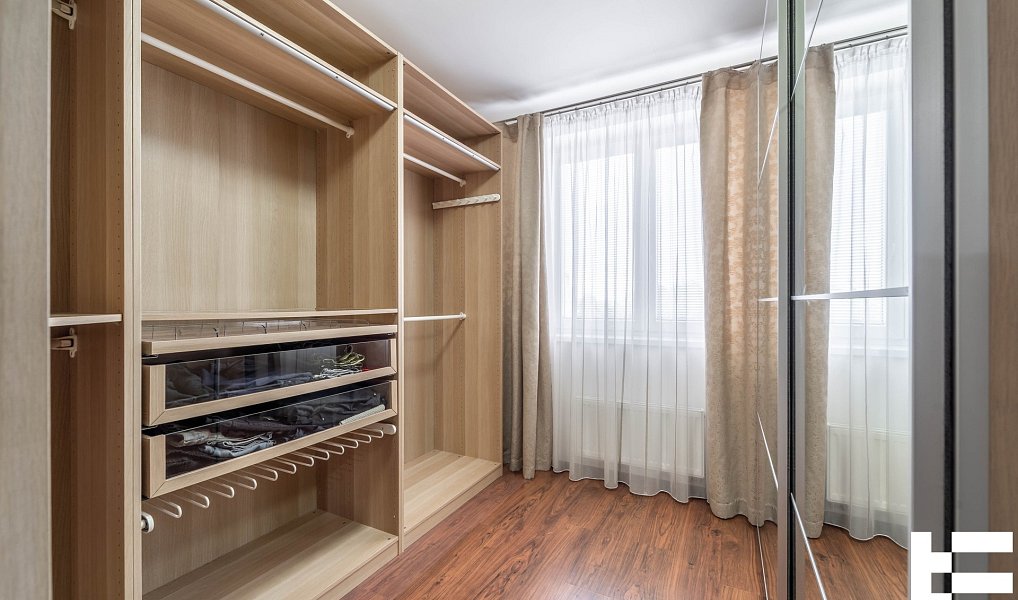 Prodej bytu 4+kk 81 m², Klecany – náhled fotky 12