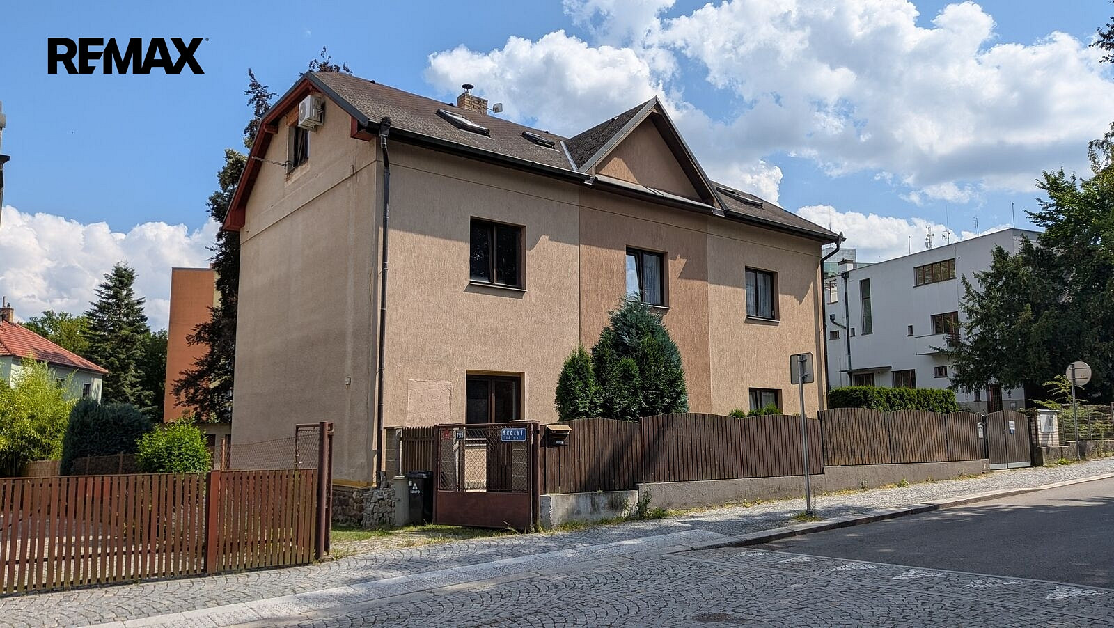 Prodej domu 239 m² s pozemkem 342 m²