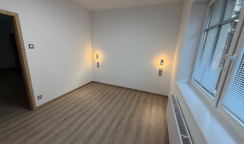 Pronájem bytu 2+1 59 m², Jihlava – náhled fotky 3