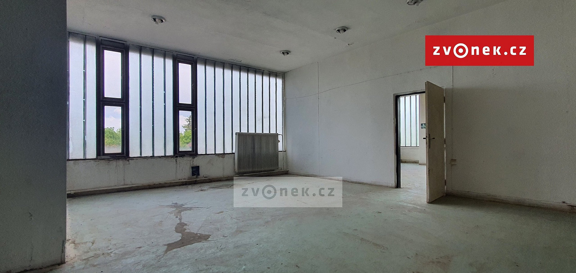 Pronájem obchodních prostor 65 m²