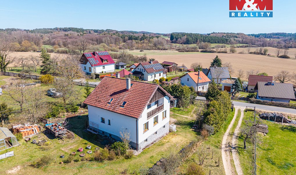 Prodej domu 214 m² s pozemkem 1 876 m², Kvášňovice – náhled fotky 24