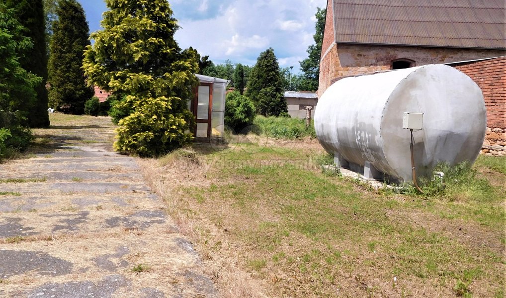 Prodej výrobních prostor 1 560 m², Očihov – náhled fotky 3