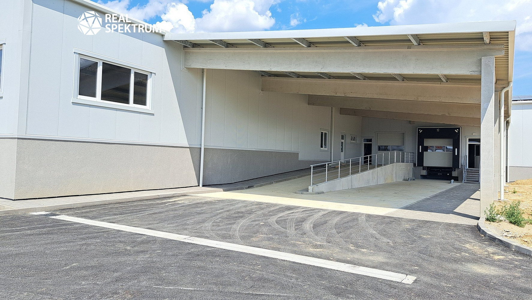Pronájem výrobních prostor 983 m² – fotografie 4