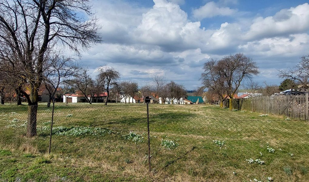 Prodej stavebního pozemku 1 563 m², Lešná – náhled fotky 9
