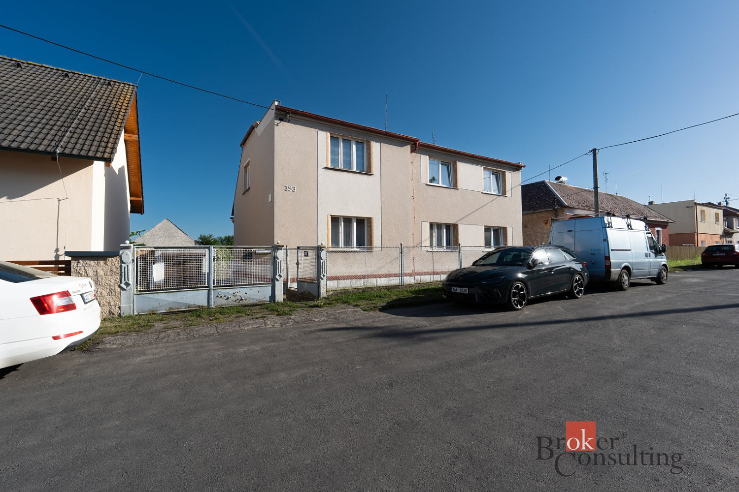 Prodej domu 200 m² s pozemkem 676 m² – fotografie 2