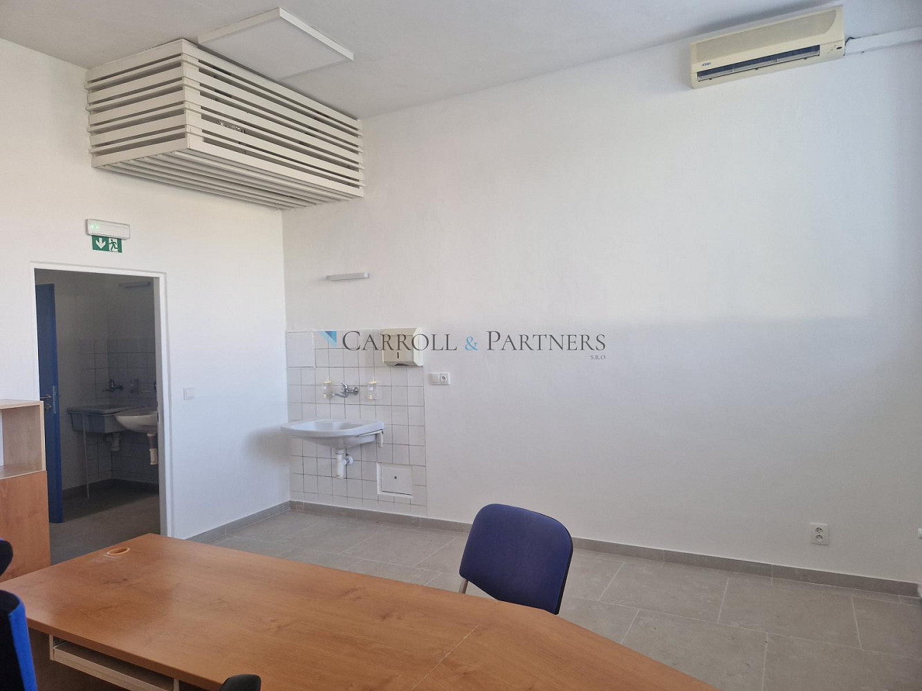 Pronájem komerčního objektu (jiného typu) 75 m² — photo 2