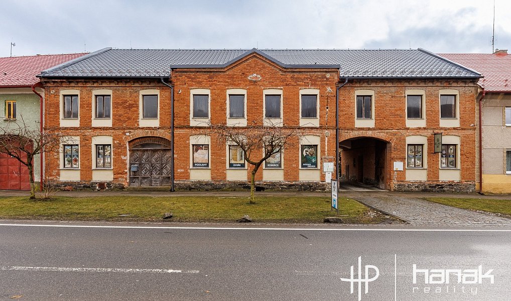 Prodej domu 521 m² s pozemkem 2 552 m², Náklo – náhled fotky 2