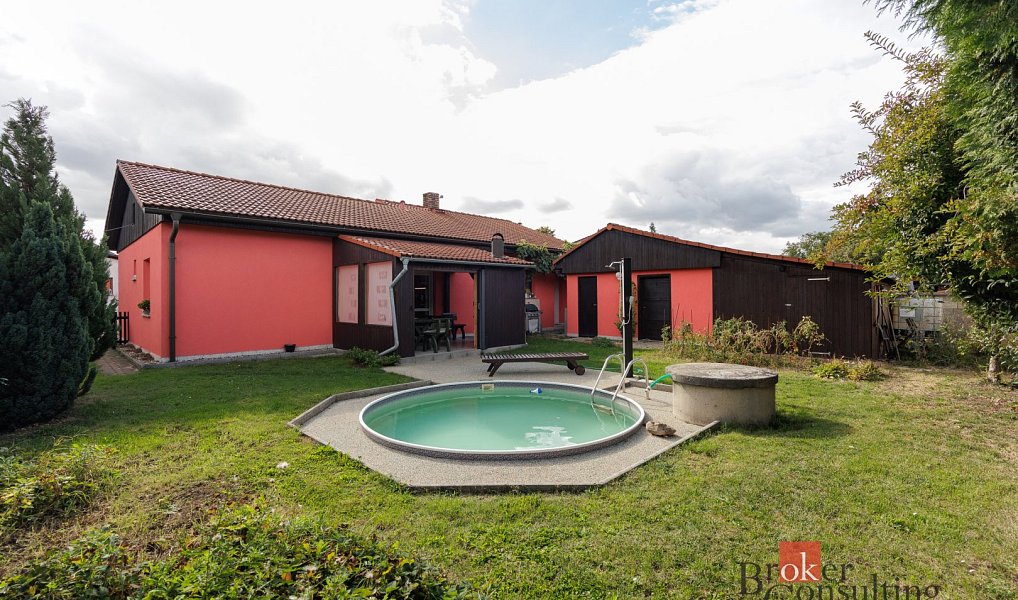 Prodej domu 286 m² s pozemkem 868 m², Žatec – náhled fotky 32