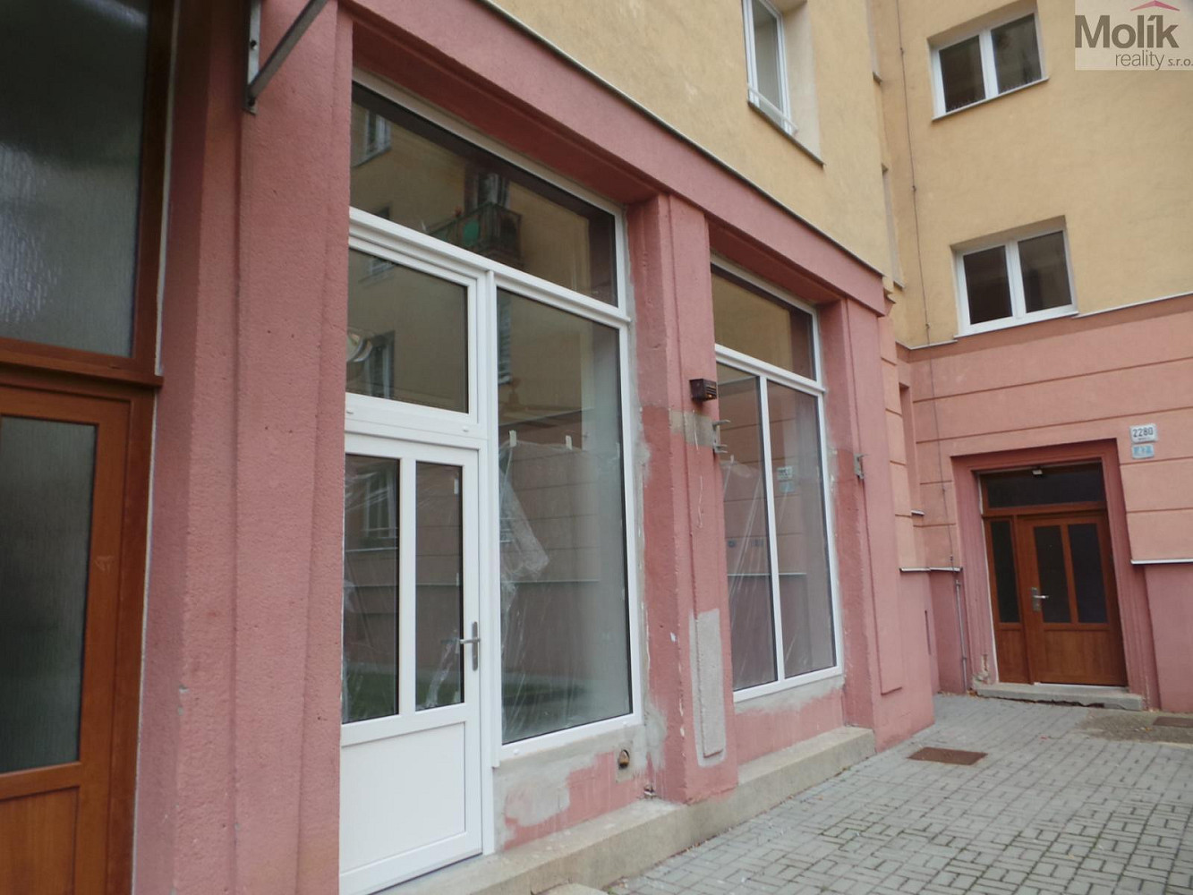 Prodej obchodních prostor 55 m² – fotografie 2