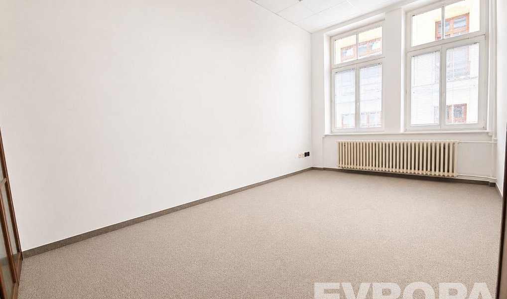 Pronájem kanceláře 160 m², Vrchlabí – náhled fotky 6