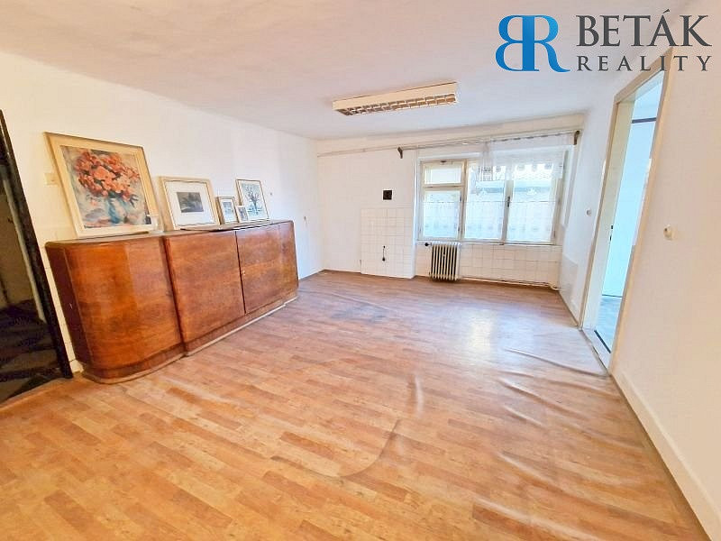 Prodej domu 280 m² s pozemkem 393 m² – pohled 4