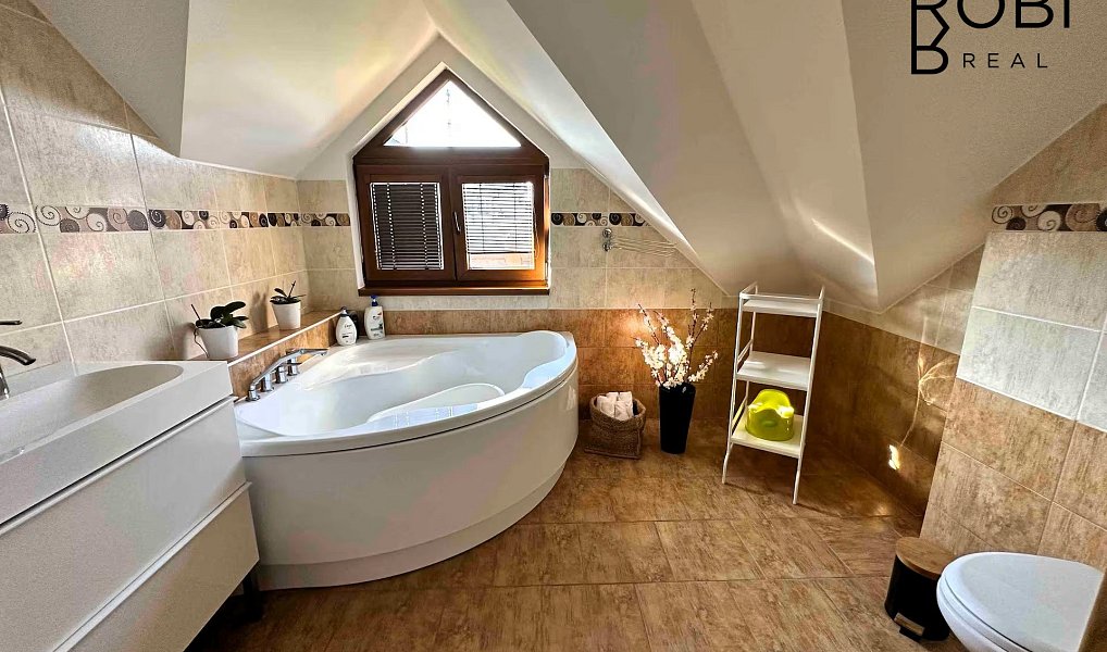 Prodej domu 191 m² s pozemkem 8 441 m², Petřvald – náhled fotky 18