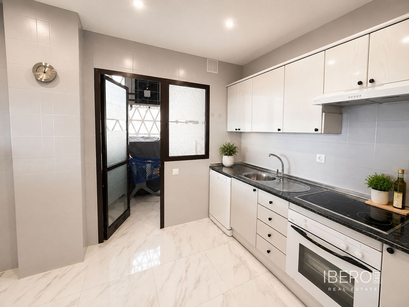 Piso 3+kk – Marbella, Nueva Andalucía - Más