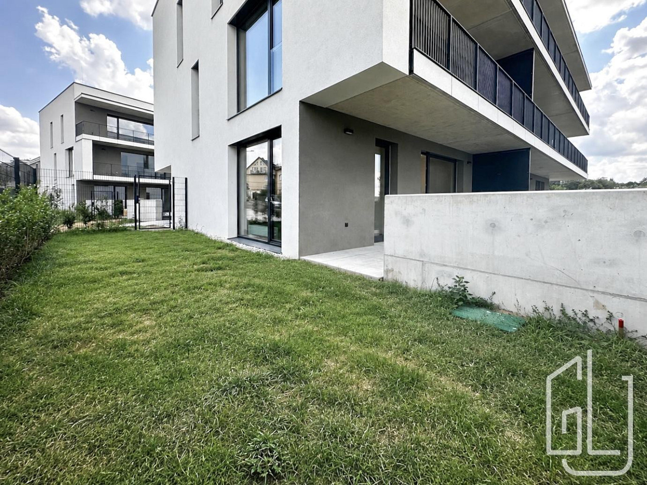 Pronájem bytu 2+kk 54 m² — photo 2
