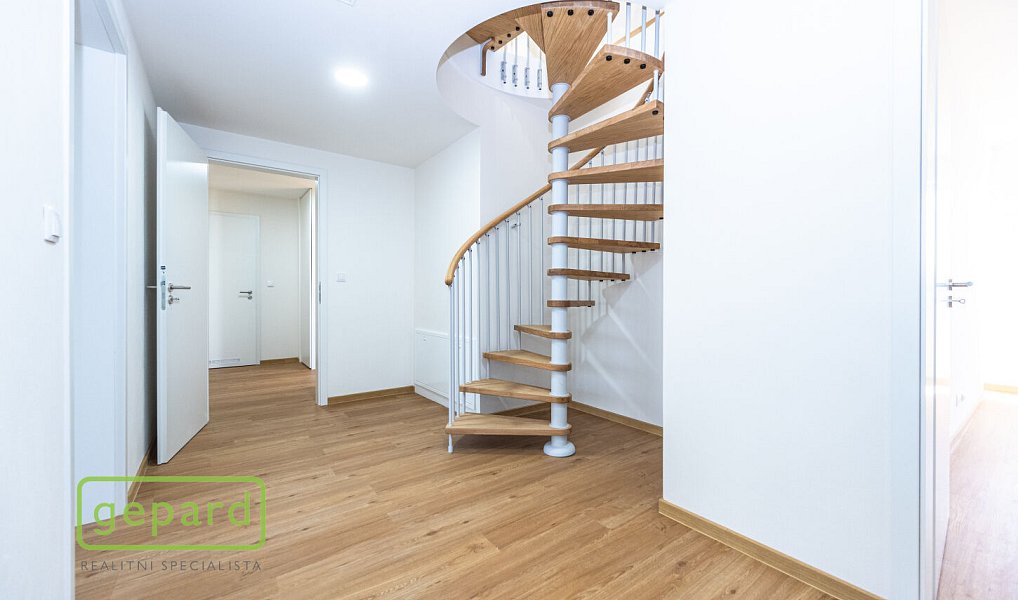 Prodej bytu 6+kk 159 m², Praha – náhled fotky 19