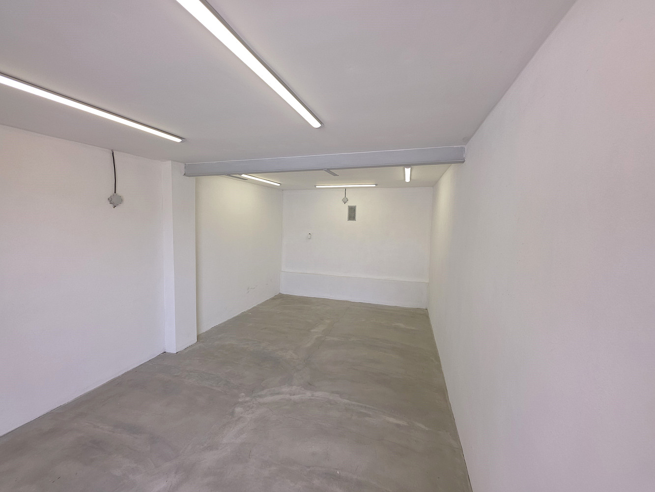 Prodej- nadstandardní zděná garáž 20m2 Velké Meziříčí – fotografie 3