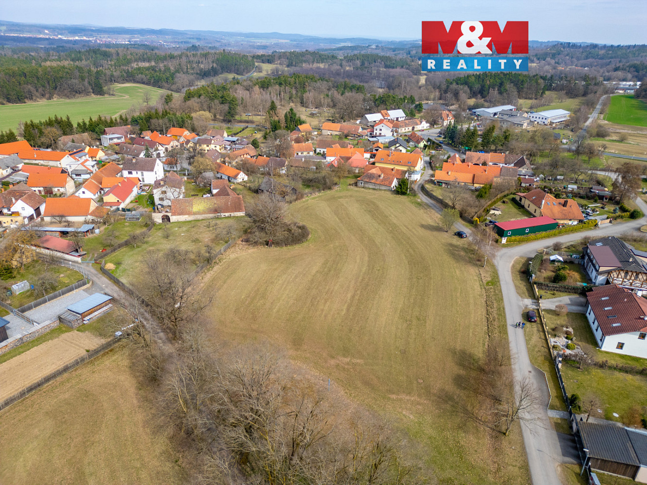 Prodej komerčního pozemku 8 842 m²