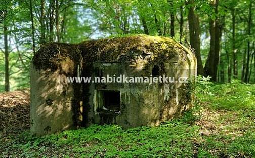 K. ú. Dubnice pod Ralskem st. p. č. 527 se stavbou bez čp/če (řopík), Dubnice, okres Česká Lípa