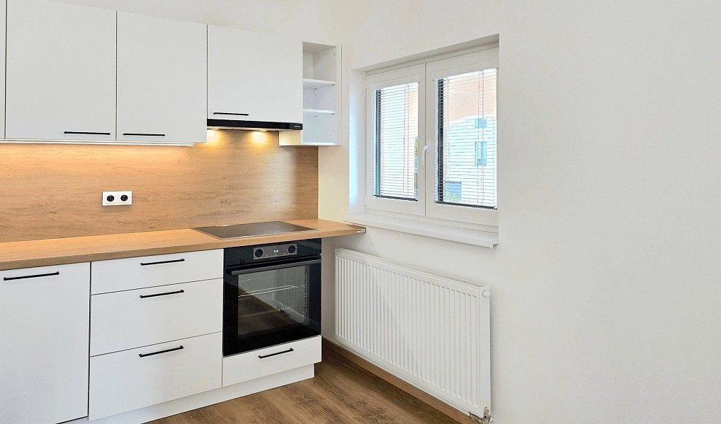 Pronájem bytu 2+kk 38 m², Beroun – náhled fotky 8