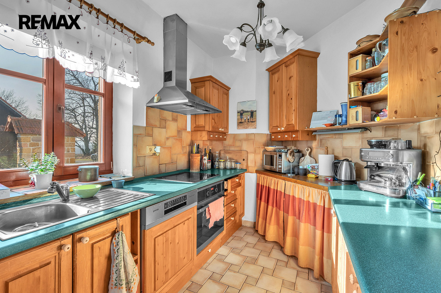 Prodej domu 226 m² s pozemkem 1 791 m² – fotografie 2
