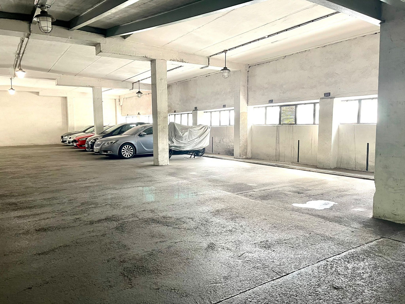 Prodej parkovacího stání na ulici Voroněžská 3099/1a – fotografie 2
