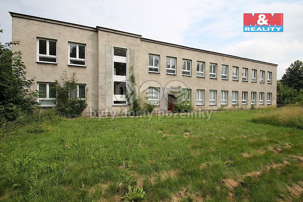 Prodej komerčního objektu (jiného typu) 3 800 m²