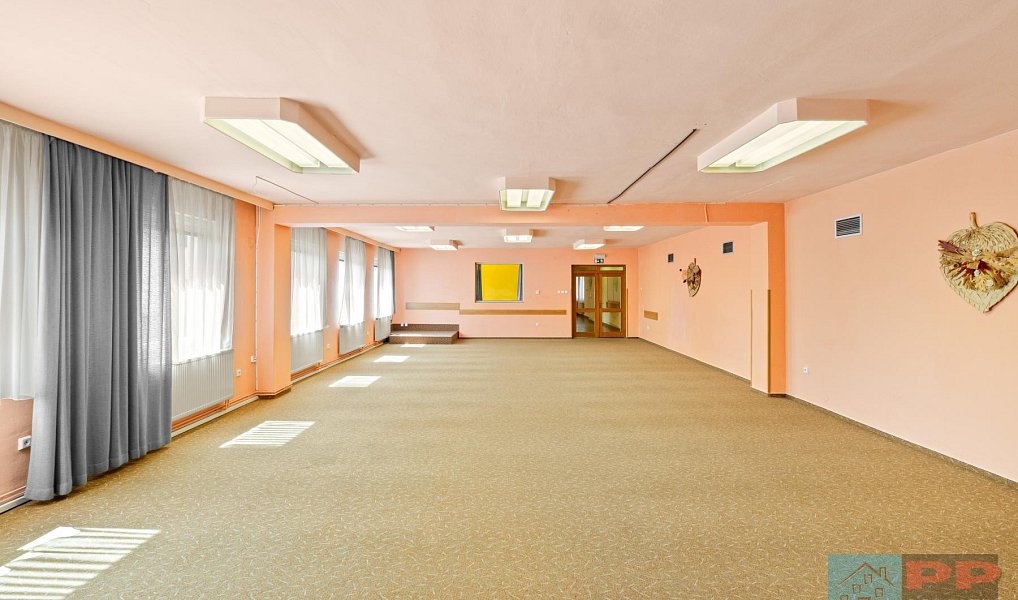 Prodej obchodních prostor 941 m², Pardubice – náhled fotky 11