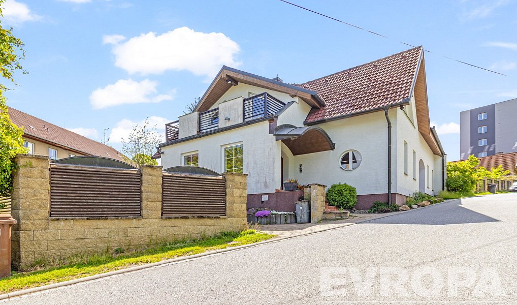 Prodej domu 375 m² s pozemkem 772 m², Nové Město na Moravě – fotka 1 z 47