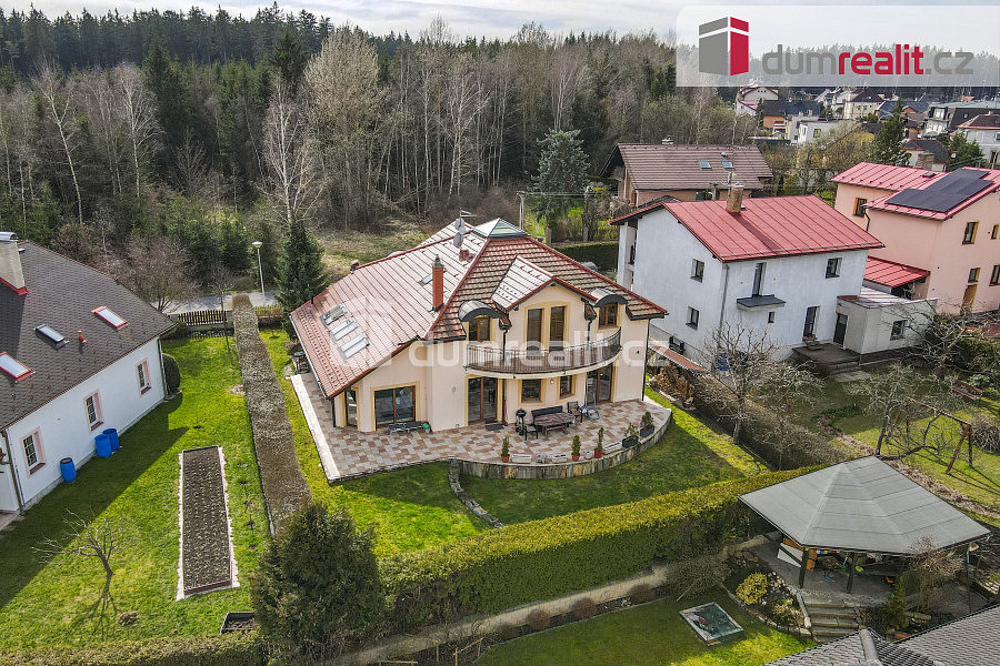 Prodej domu 440 m² s pozemkem 683 m²