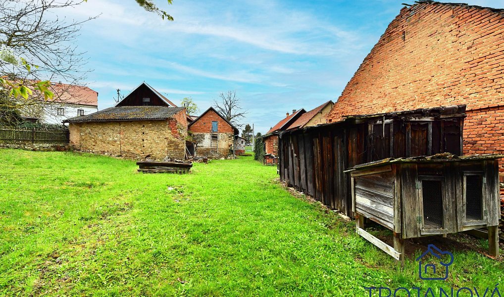 Prodej stavebního pozemku 941 m², Tehov – náhled fotky 3