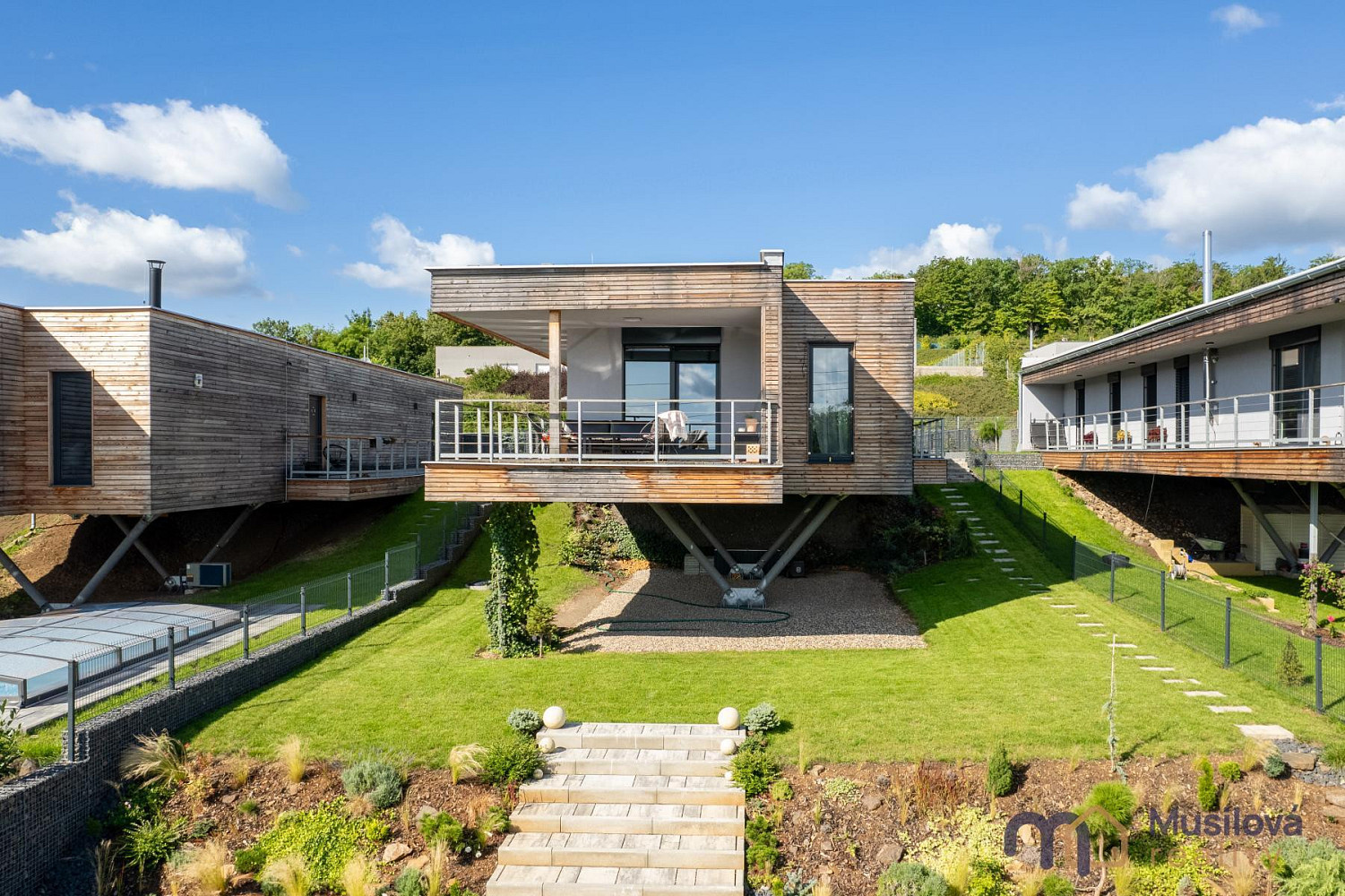 Prodej domu 175 m² s pozemkem 635 m² – fotografie 2