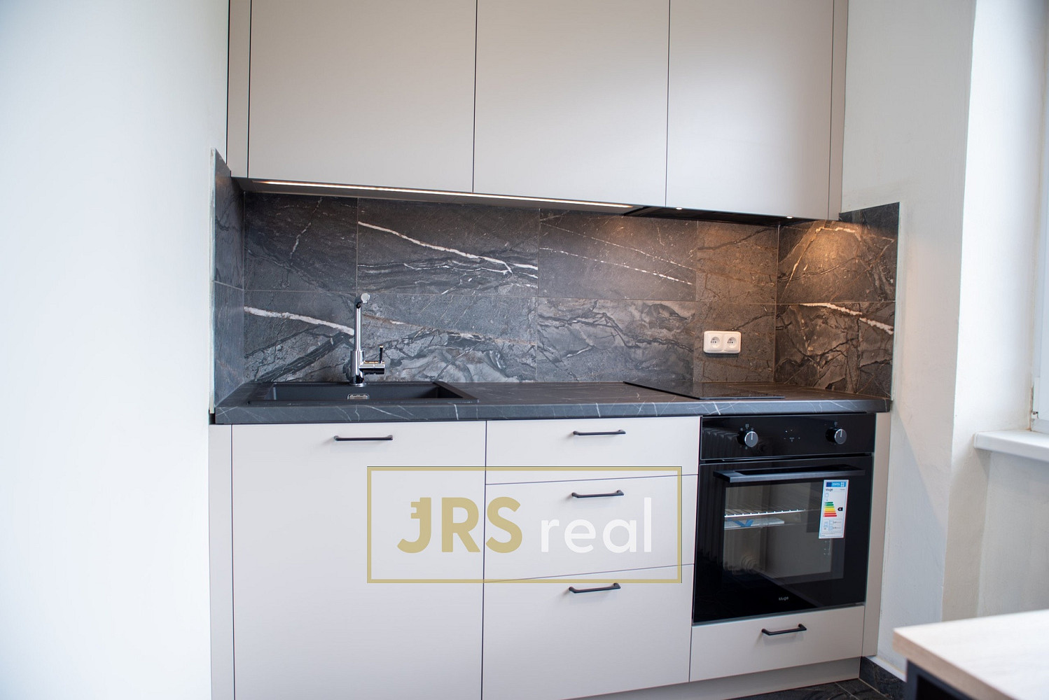 Pronájem bytu 1+kk 32 m² – fotografie 4
