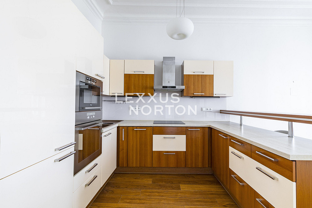 Pronájem bytu 4+1 154 m² – fotografie 2