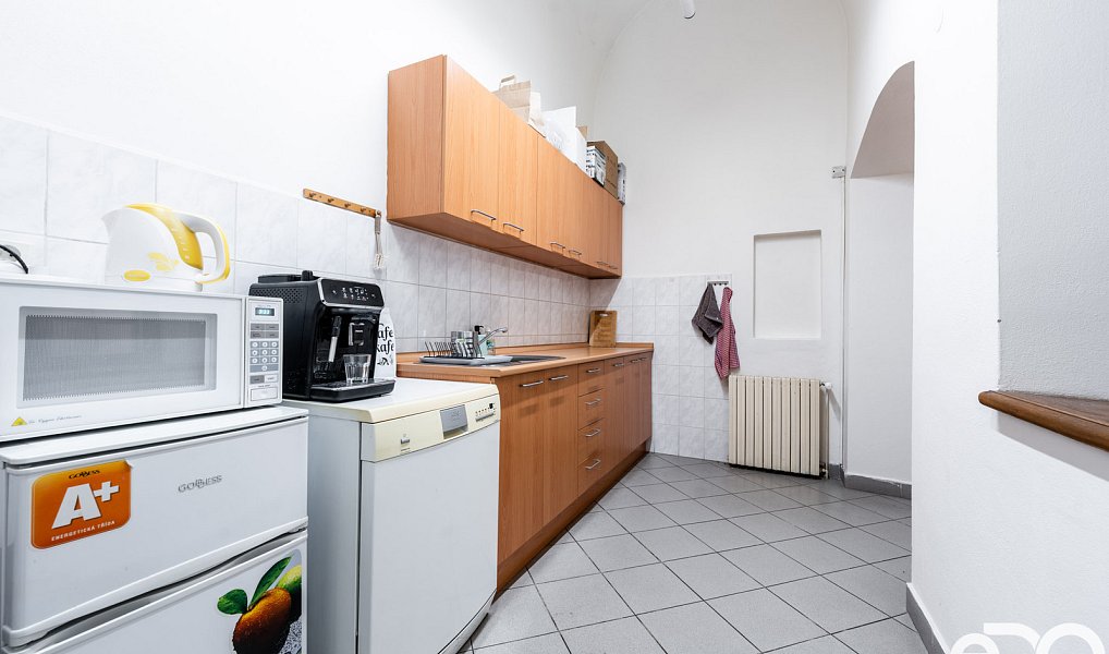 Pronájem kanceláře 193 m², Kolín – náhled fotky 20