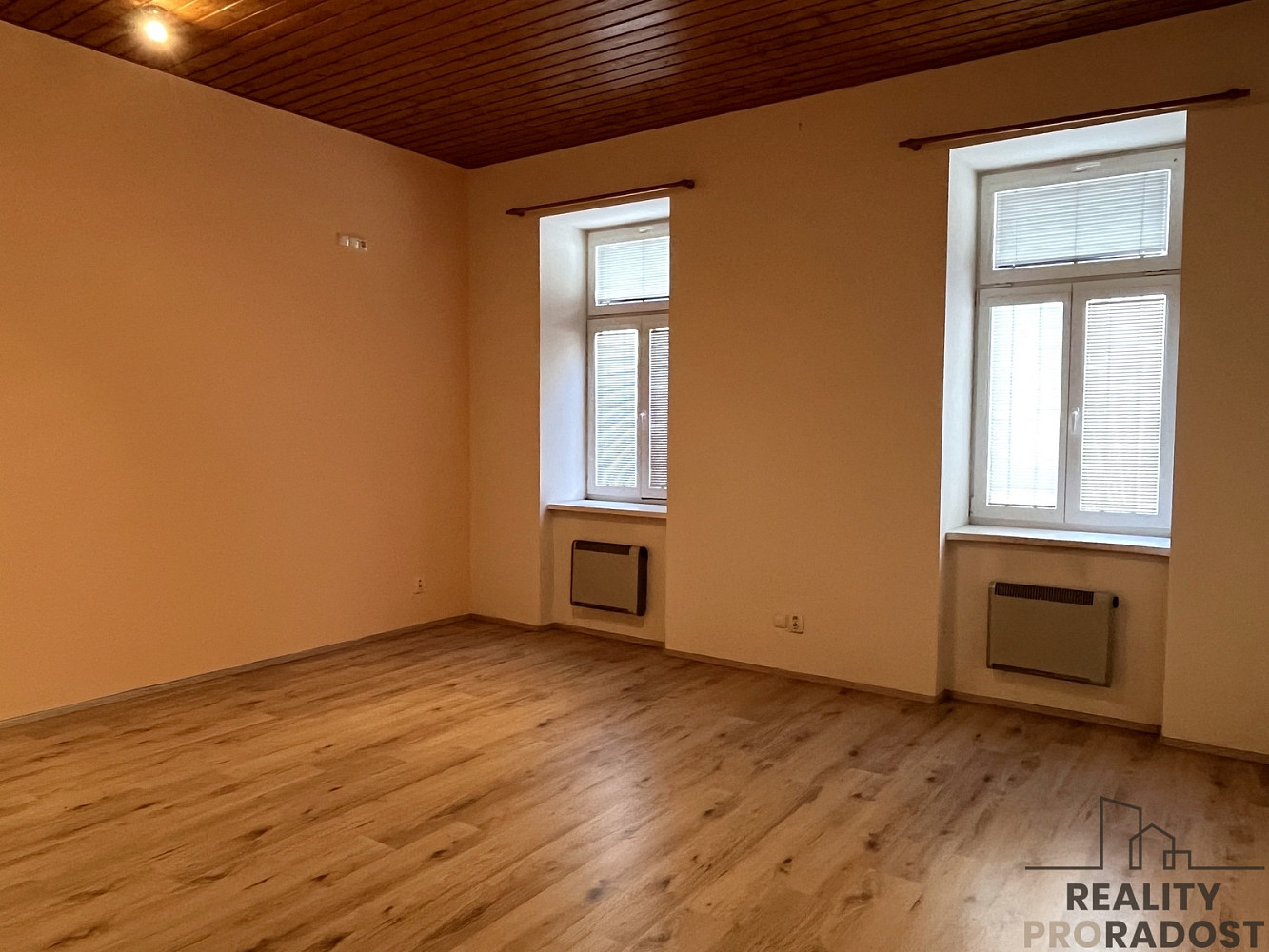 Pronájem bytu 1+1 ve Znojmě, byt 1+1, Znojmo, zahrada