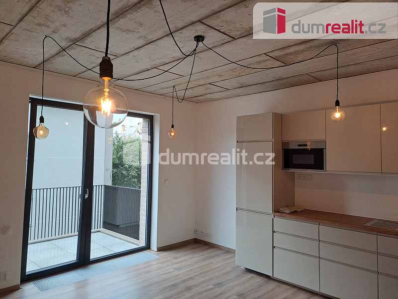 Pronájem bytu 1+kk 35 m²