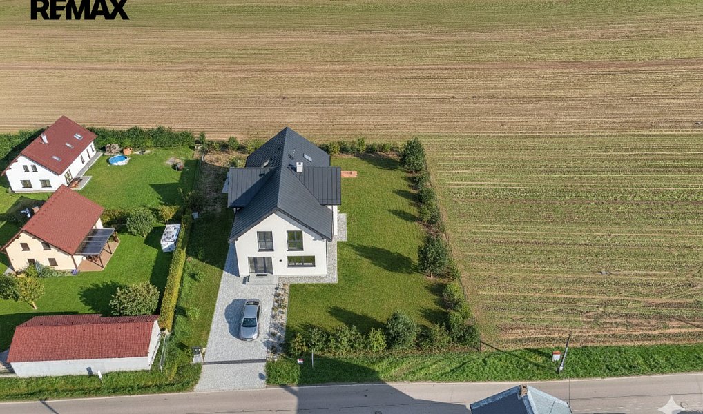 Prodej stavebního pozemku 1 671 m², Všestary – náhled fotky 3