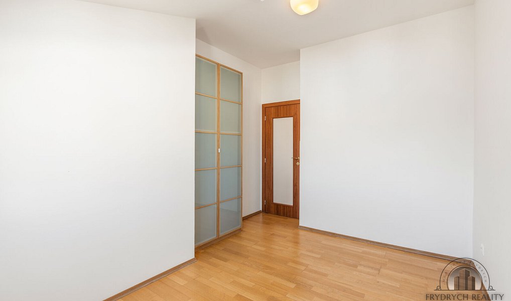 Pronájem bytu 5+1 160 m², Praha – náhled fotky 19