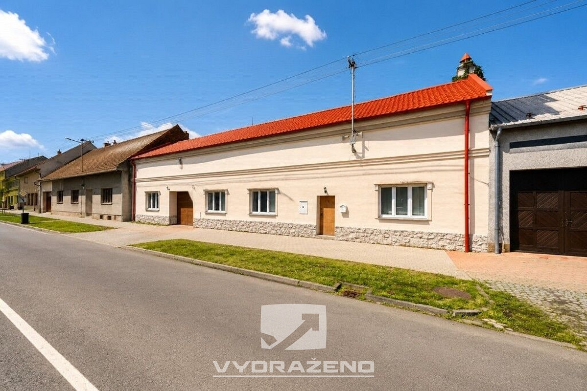 Prodej domu 230 m² s pozemkem 2 823 m²