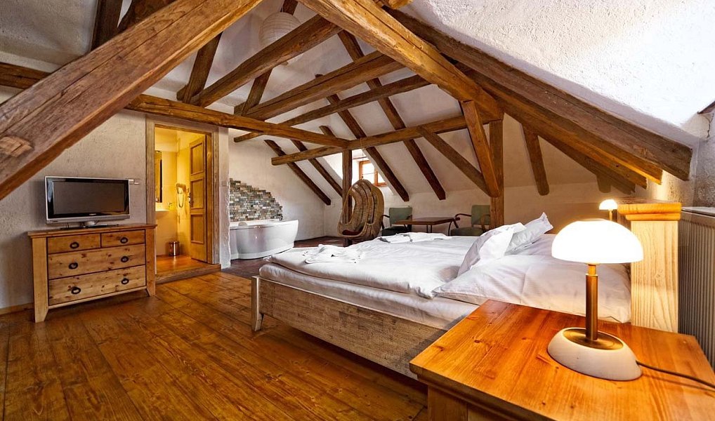 Prodej ubytovacího objektu 844 m², Telč – náhled fotky 3
