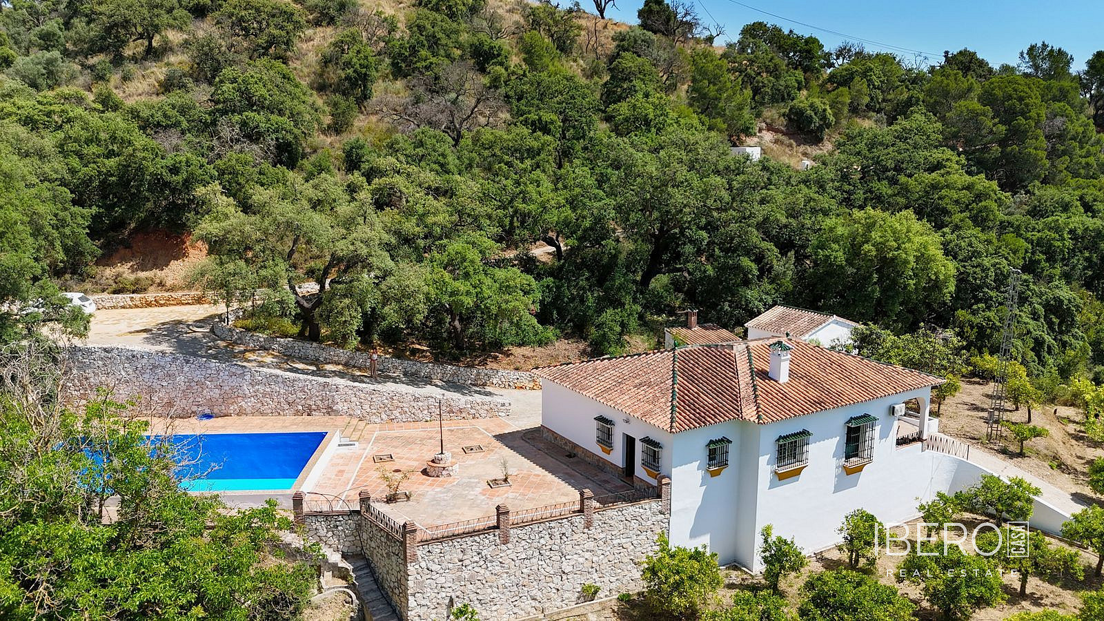 Prodej domu 196 m² s pozemkem 37 000 m²
