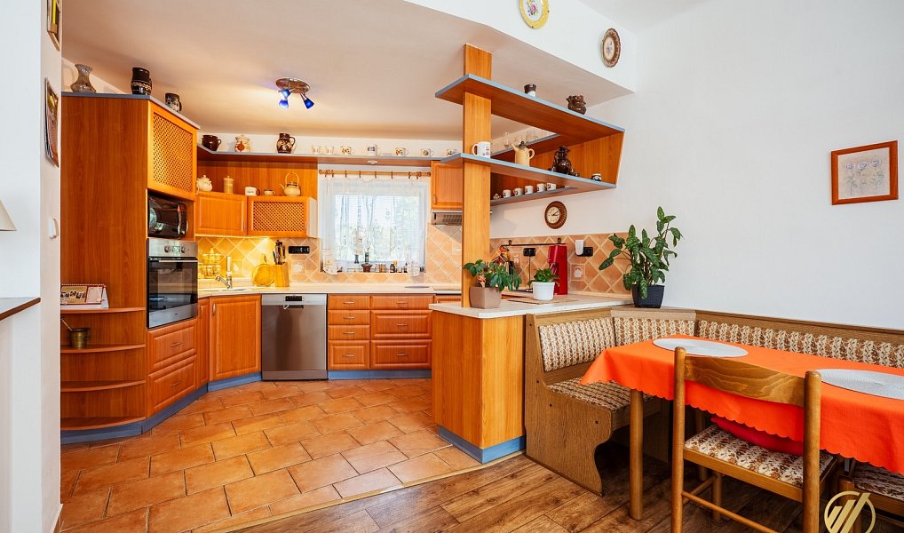 Prodej domu 275 m² s pozemkem 1 300 m², Velké Poříčí – náhled fotky 5