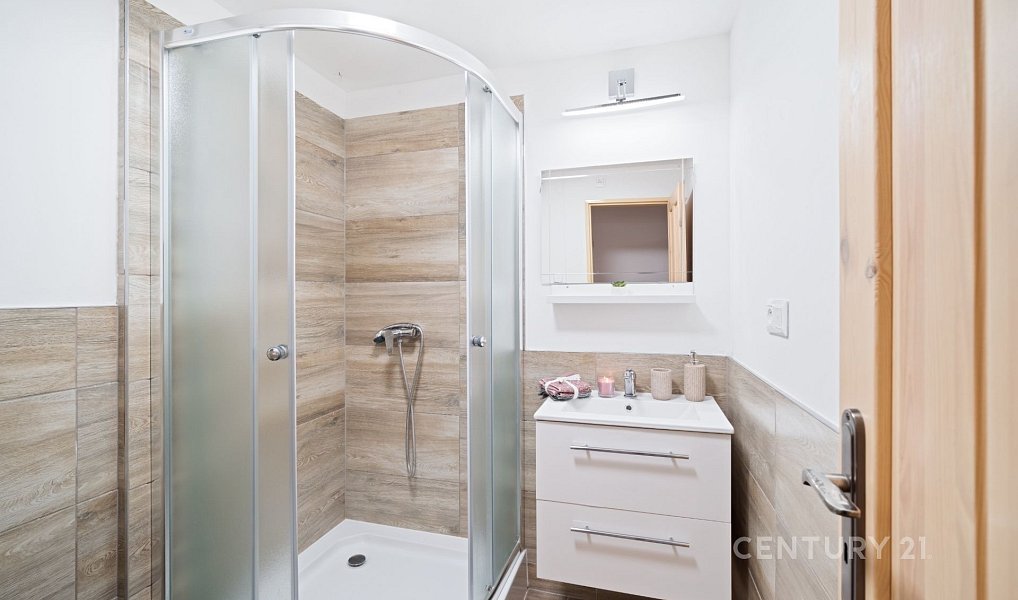 Prodej ubytovacího objektu 350 m², Bítov – náhled fotky 6