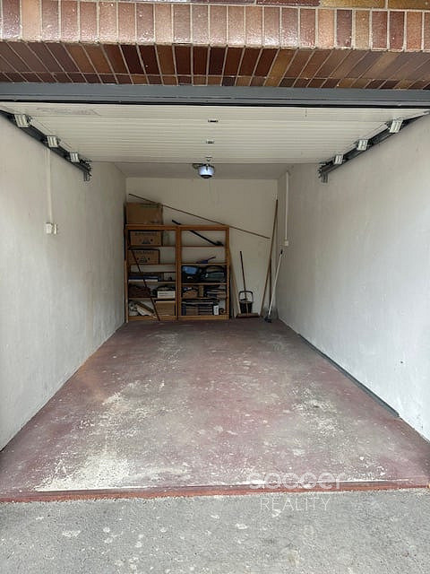 Pronájem garáže ul. pod pekařkou, praha 4 podolí. — photo 2