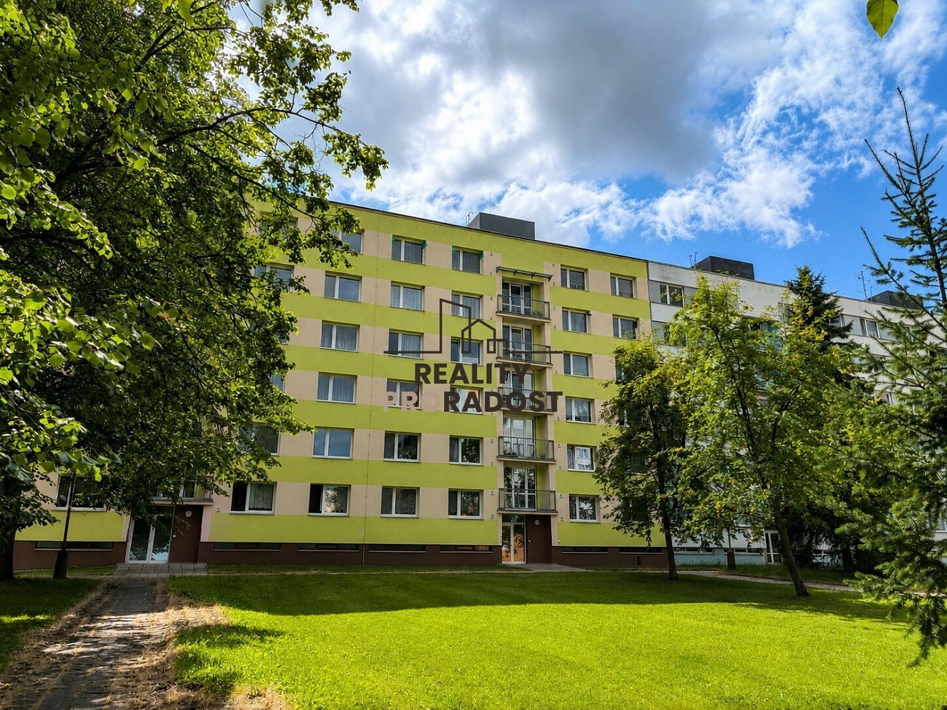 2-istabu dzīvoklis, 74 m²