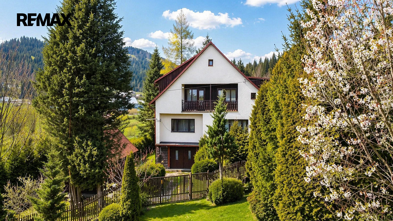 Prodej domu 180 m² s pozemkem 1 030 m²